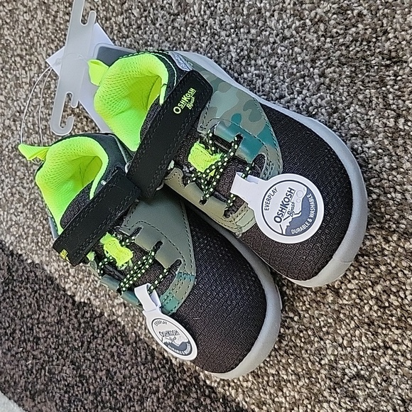 OshKosh B'gosh Other - NEW OshKosh Everplay Sneakers - Toddler 7